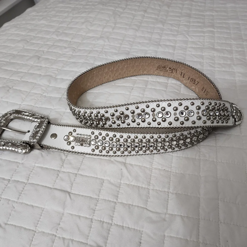 B.B. Simon White and Silver Studded Belt - Picture 7 of 7